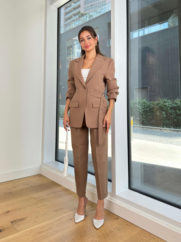 Düğme Kapamalı Belden Kemerli Megumi Vizon Kadın Blazer Ceket 25K075