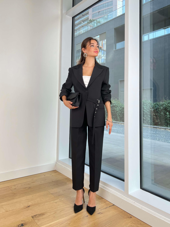 Düğme Kapamalı Belden Kemerli Megumi Siyah Kadın Blazer Ceket 25K075