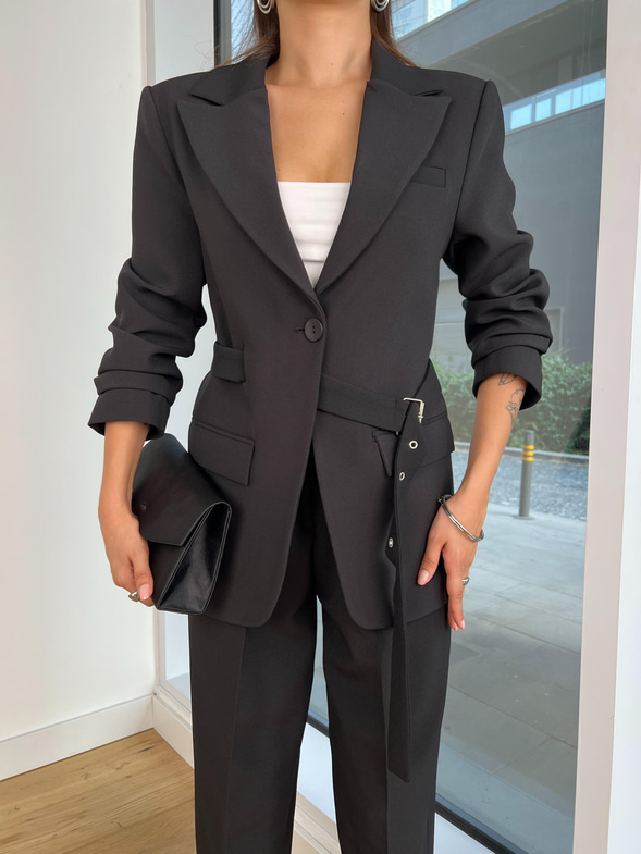 Düğme Kapamalı Belden Kemerli Megumi Siyah Kadın Blazer Ceket 25K075