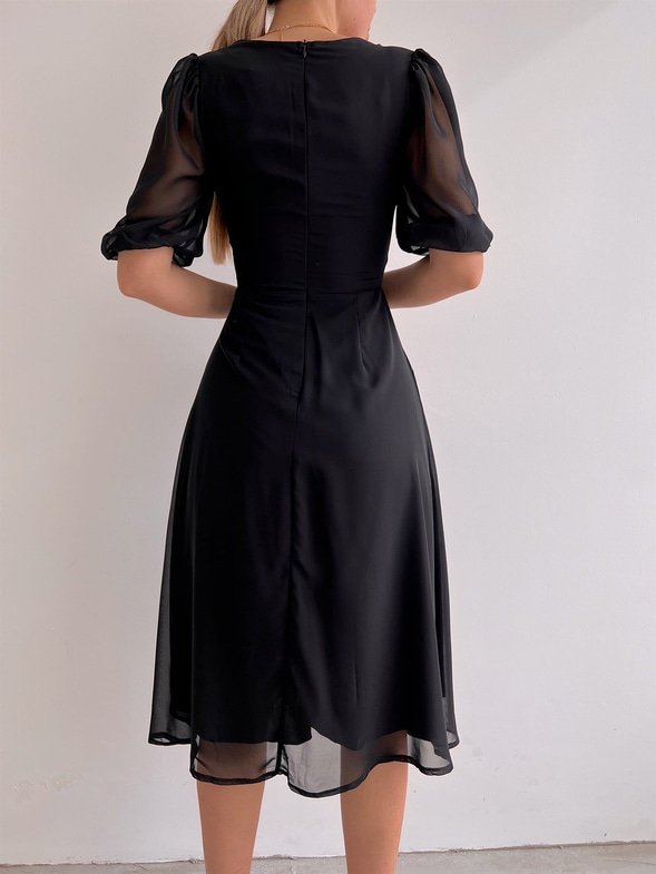 Midi Göğüs Kruvaze İnce Tül Detay Yırtmaçlı Annabel Kadın Siyah Elbise 22Y000017