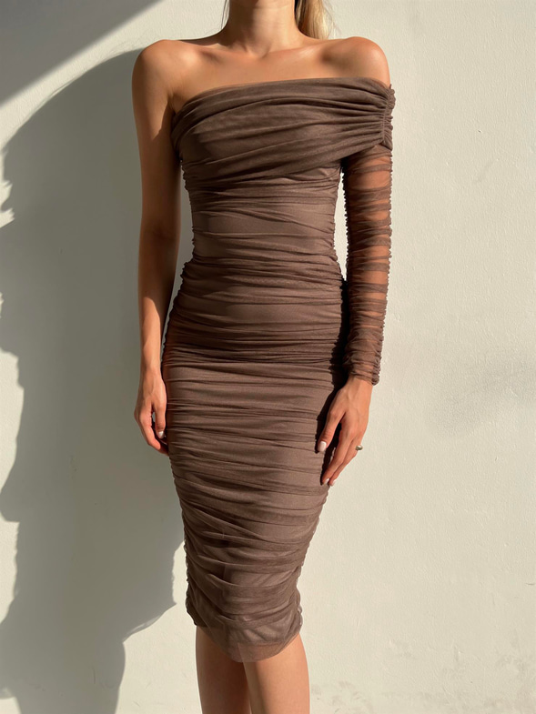 Midi Tek Kol Büzgülü Ninfe Kadın Vizon Tül Elbise 22K000524