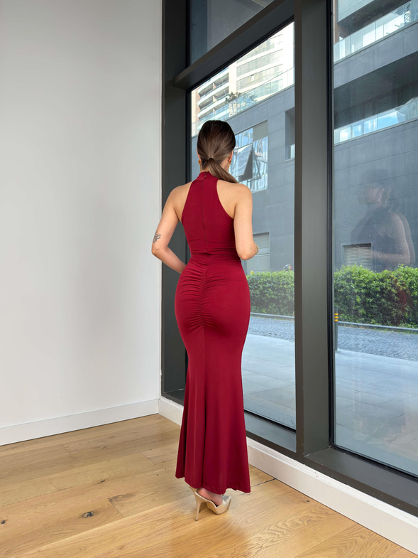 Halter Yaka Drapeli Eteği Yırtmaçlı Milenlo Bordo Kadın Elbise 25Y343