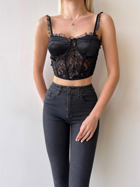 Askılı Korse Görünümlü Dantelli Minerva Kadın Siyah Crop Bluz 23Y000144
