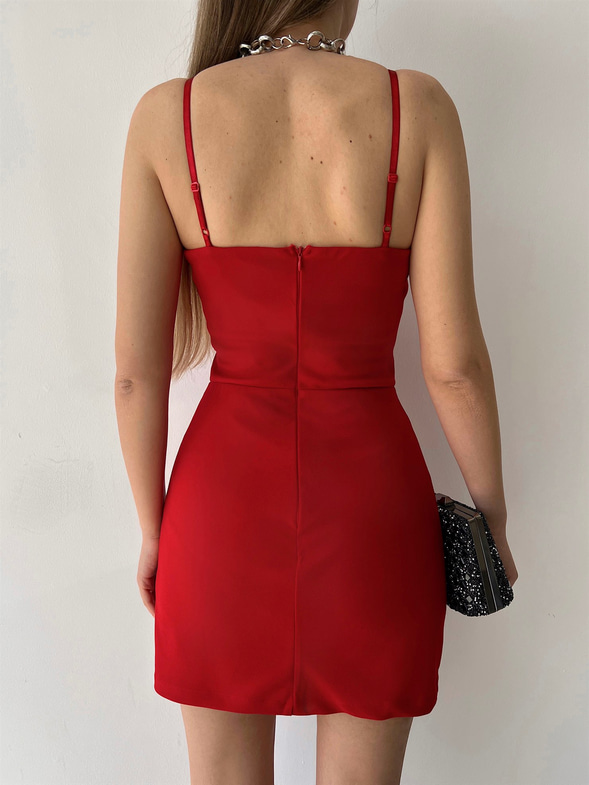 Mini Boy İnce Askılı Yırtmaç Kısmı Zincir Detaylı Zander Kadın Kırmızı Elbise 22Y000281