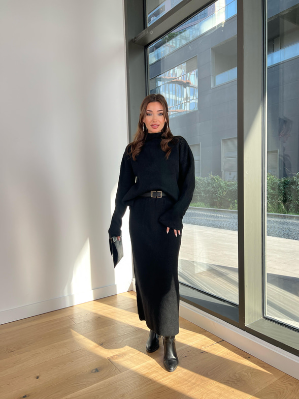 Boğazlı Oversize Kazak Yüksek Bel Uzun Etek Nakia Kadın Siyah Triko Takım 24Y002