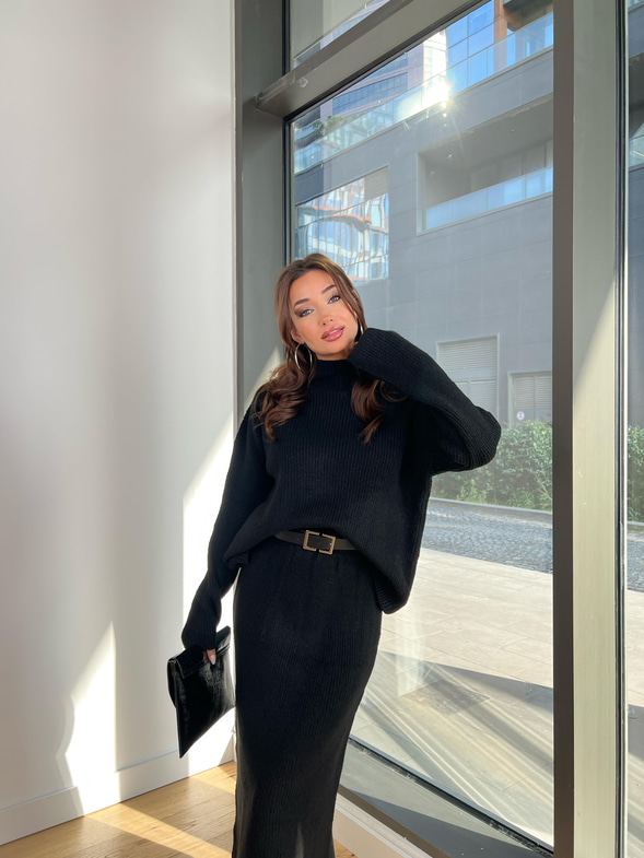 Boğazlı Oversize Kazak Yüksek Bel Uzun Etek Nakia Kadın Siyah Triko Takım 24Y002