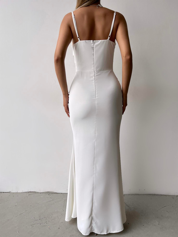 Askılı Yaka Dökümlü Ön kısmı Drape Detaylı Ontembaar Kadın Beyaz Elbise 23Y000237