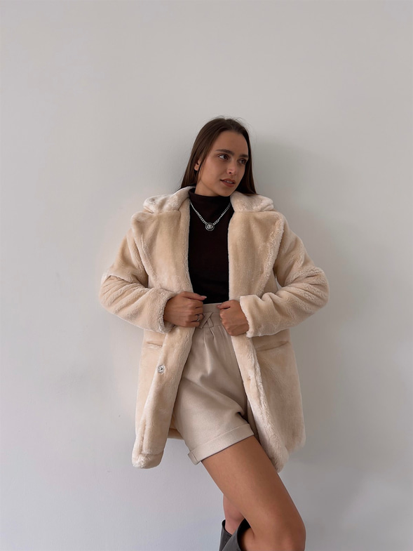 Önü Çıtçıt Kapamalı Yanları Cepli Audrey Kadın Taş Peluş Mont 22K000252
