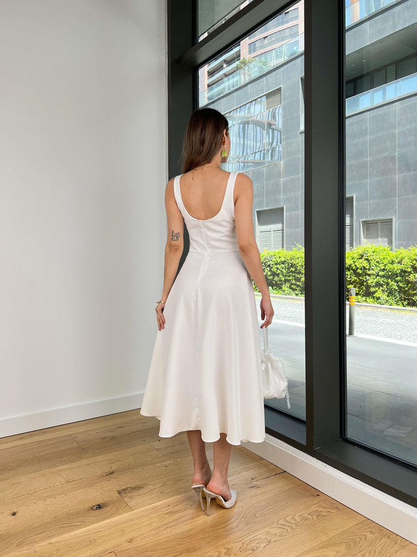 Kalın Kare Yaka Ovner Beyaz Kadın Elbise 25Y358