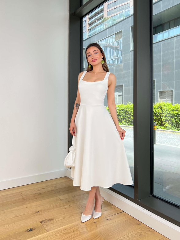 Kalın Kare Yaka Ovner Beyaz Kadın Elbise 25Y358