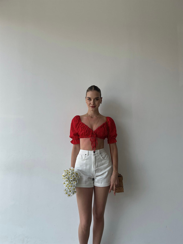 Puantiyeli Önden Bağcıklı Lastikli Zanna Kadın Kırmızı Crop Bluz 22Y000360