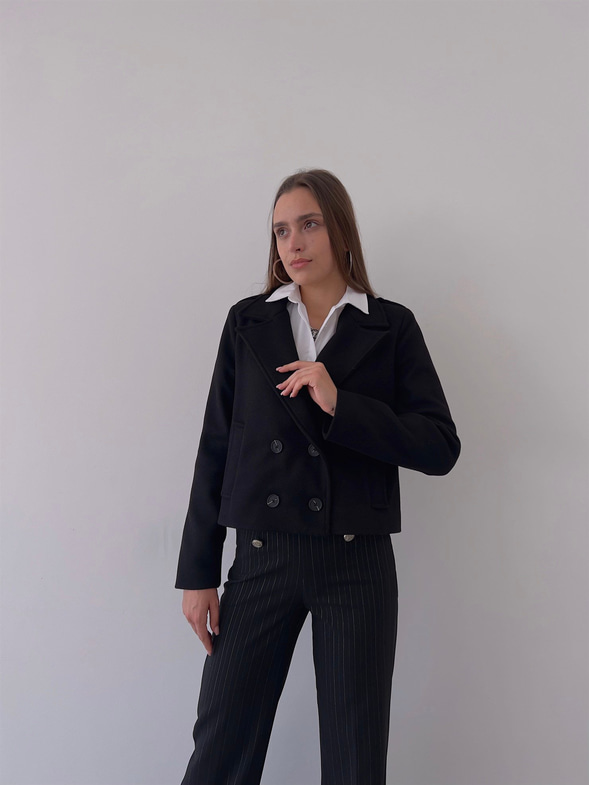 Düğme Kapamalı Yanları Cepli Radu Kadın Siyah Ceket 23K000274