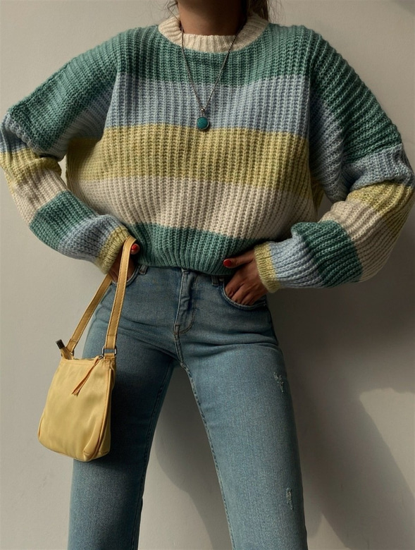 Kalın Çizgili Oversize Kadın Renkli Örme Kazak 22K000052