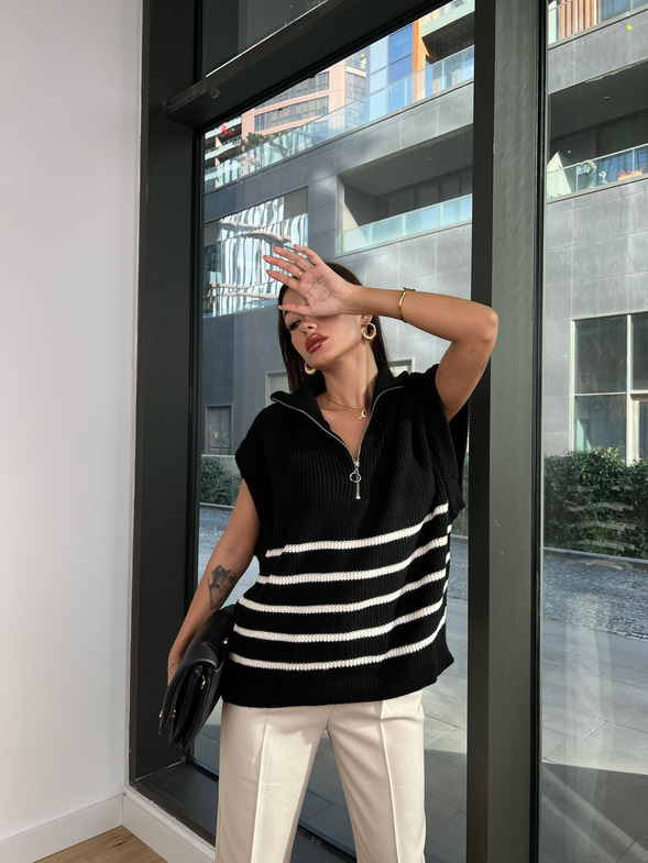 Yarım Fermuarlı Renz Çizgili Kadın Siyah Süveter 24k248