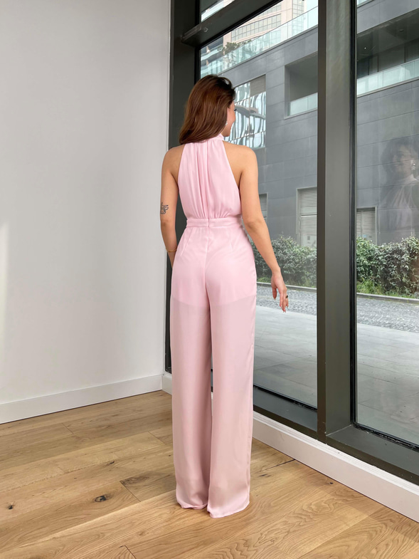 Boğazlı Kolsuz Drape Detaylı Bol Paça Rivaldo Kadın Pudra Tulum 24Y119