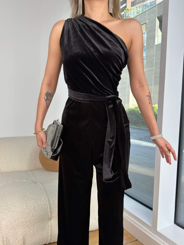 Tek Omuz Askılı Drapeli Rossi Siyah Kadın Kadife Tulum 25K431