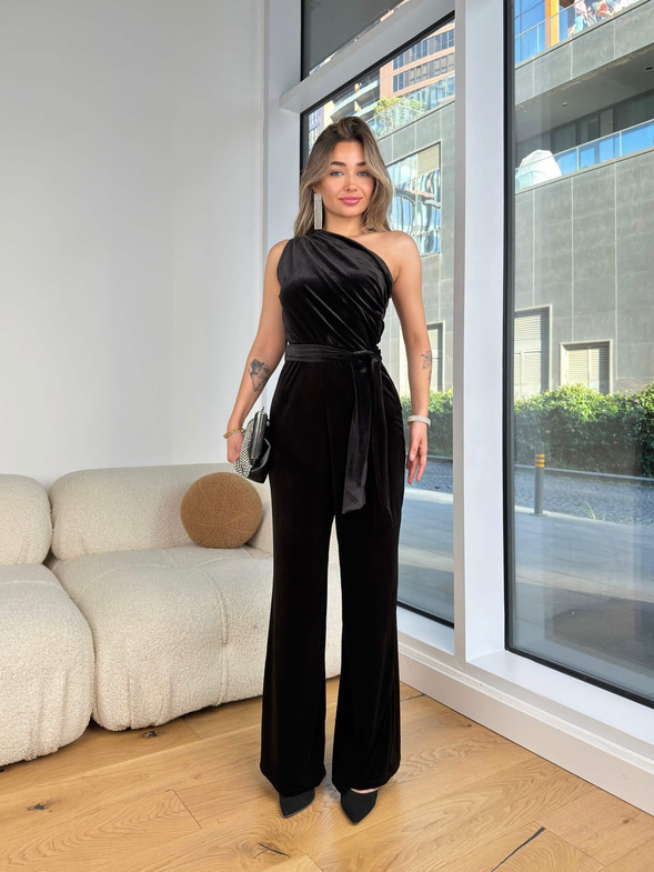 Tek Omuz Askılı Drapeli Rossi Siyah Kadın Kadife Tulum 25K431