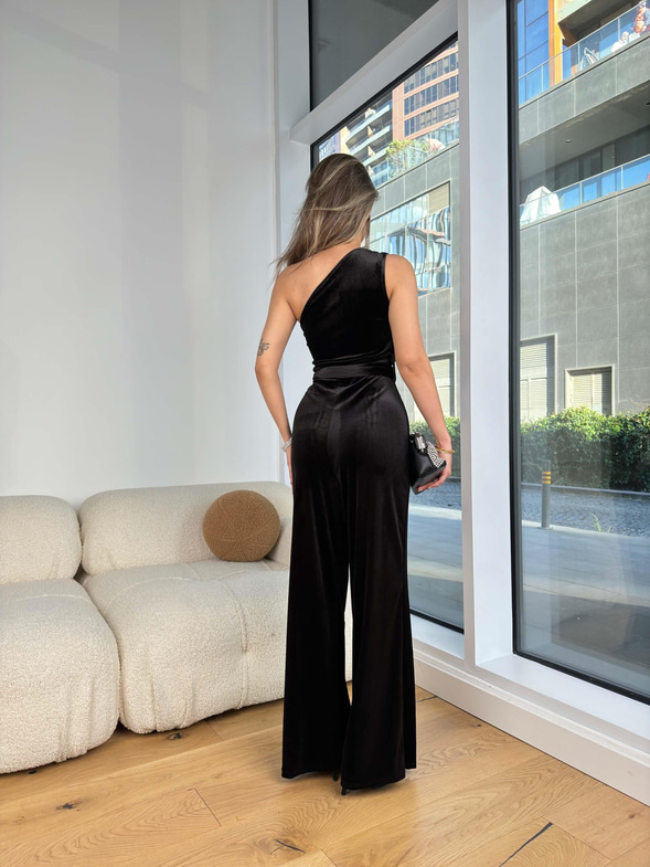 Tek Omuz Askılı Drapeli Rossi Siyah Kadın Kadife Tulum 25K431