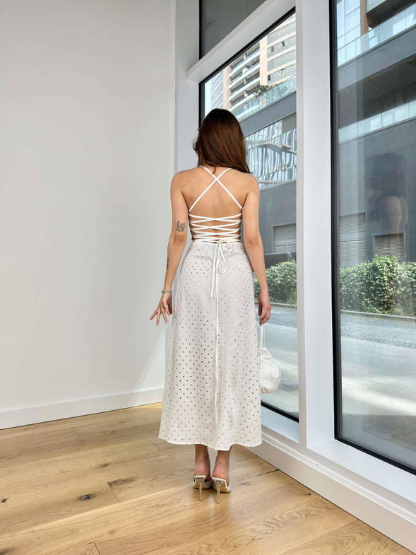 Arkası Çapraz Askılı Sam Kadın Puantiyeli Beyaz Elbise 24Y628