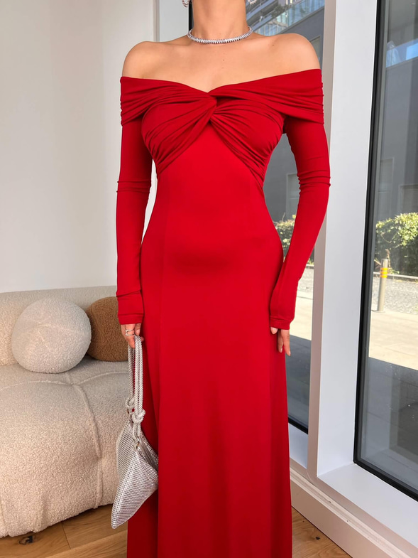Madonna Yaka Göğüs Kısmı Büzgülü Uzun Kol Sandy Kırmızı Elbise 25K428