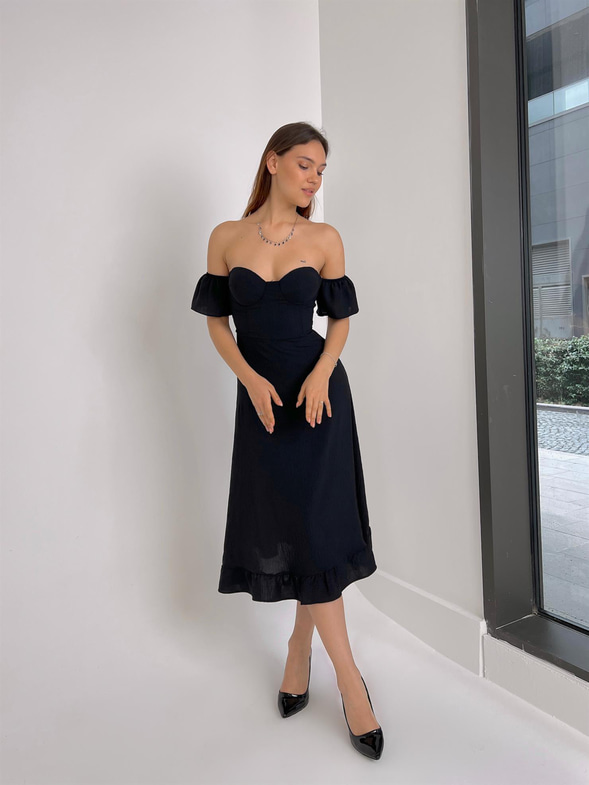 Düşük Lastik Kol Eteği Volanlı Sarina Kadın Siyah Midi Elbise 23Y000026