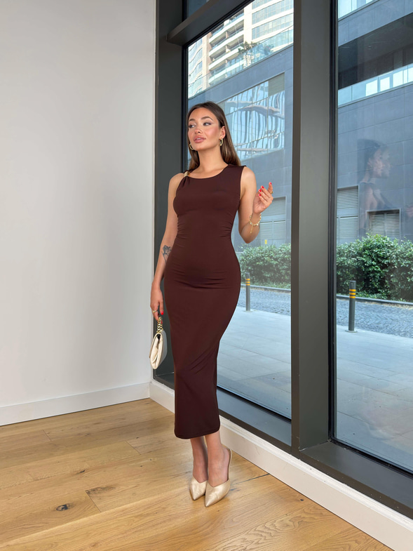 Askısı Aksesuar Detaylı Drapeli Streç Sartre Kahve Kadın Elbise 25Y444