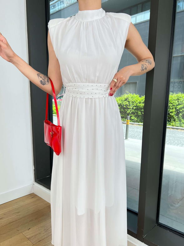 Yarım Boğazlı Belden Kuşaklı Tiara Beyaz Kadın Elbise 25Y353