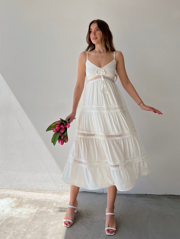 Uzun İnce Askılı Dantel Biye Detay Volanlı Elias Kadın Beyaz Elbise 22Y000272