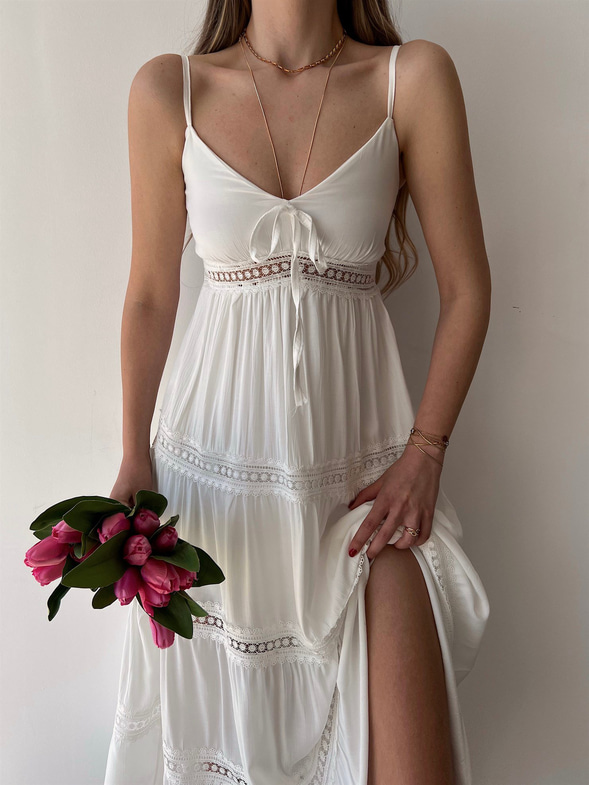 Uzun İnce Askılı Dantel Biye Detay Volanlı Elias Kadın Beyaz Elbise 22Y000272