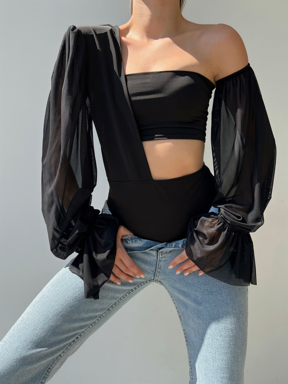 Uzun Şifon Kol Tek Omuz Vatkalı Bel Ve Omuz Dekolteli Vespa Kadın Siyah Bodysuit 22Y000446