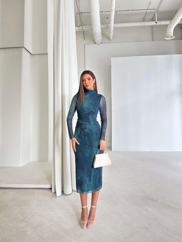 Uzun Tül Kol Drape Detaylı Colin Kadın Petrol Yeşili Midi Elbise 24k369