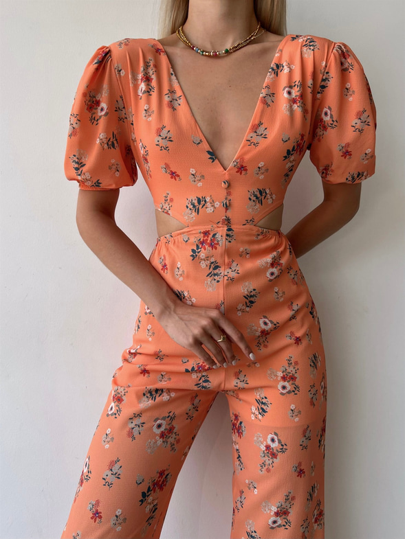 V Yaka Sırt Ve Bel Dekolteli Çiçekli Padana Kadın Somon Tulum 22Y000455