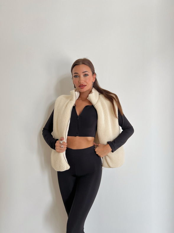 Fermuar Kapamalı Örme Görünümlü Valeria Kadın Taş Yelek 24k000050