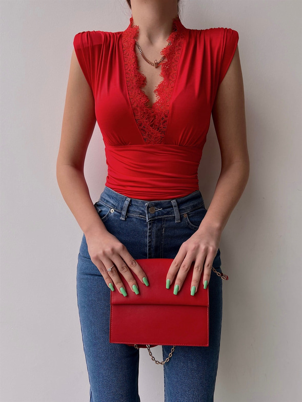 Vatkalı Derin V Dantel Yaka Elanor Kadın Kırmızı Bodysuit 22Y000067