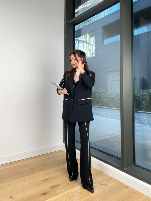 Oversize Çizgili Tek Düğme Kapamalı Yahaira Kadın Siyah Ceket 24Y063