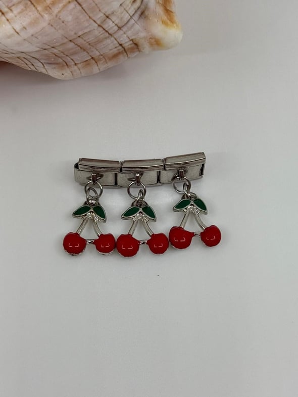 Nomi Kiraz Charm