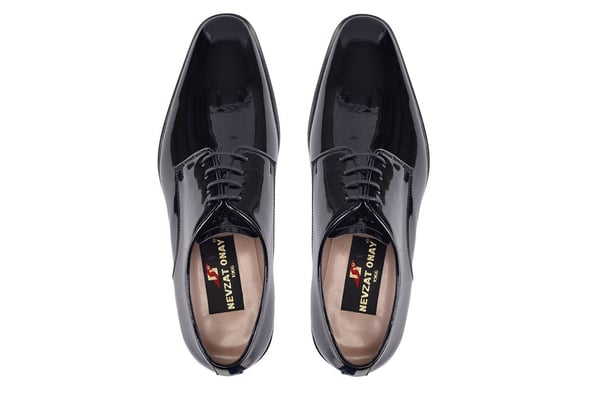 Siyah Bağcıklı Rugan Ayakkabı