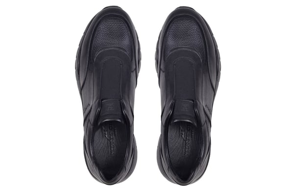 Siyah Bağcıksız Üst Bölge Lastik Detaylı Yüksek Siyah Taban Baskılı Erkek Sneaker Ayakkabı