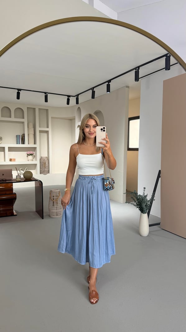 Bel Lastikli Kırışık Doku Saten Midi Mavi Etek