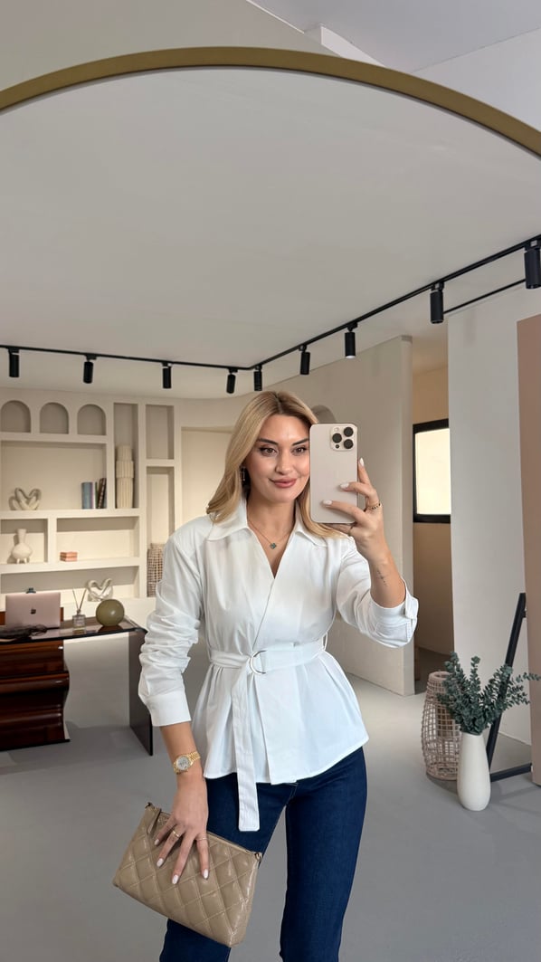 Premium Kruvaze Yaka Kemerli Beyaz Poplin Gömlek