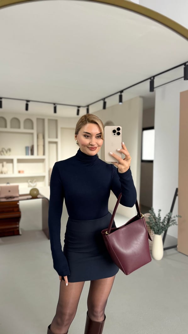 Premium Seri Lacivert Balıkçı Yaka Pamuklu Basic Bluz