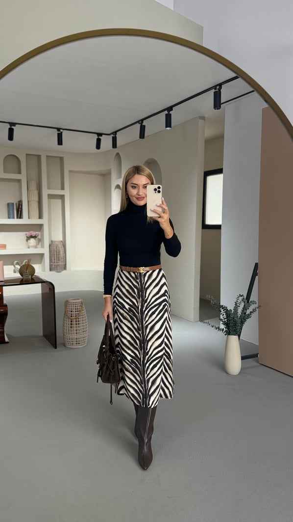 Kaplan Desen Saten Ekru Midi Etek