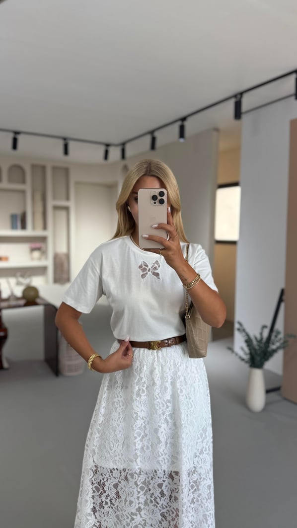 Kelebek Dantel Detay Ekru Tshirt