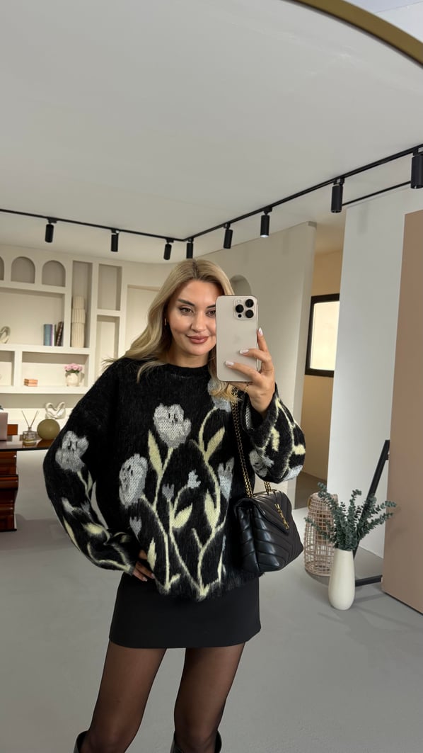 Çiçek Desen Oversize Yumoş Kazak