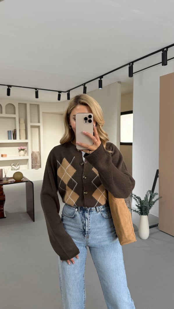 Baklava Desen Kemik Düğmeli Kahve Yumoş Hırka