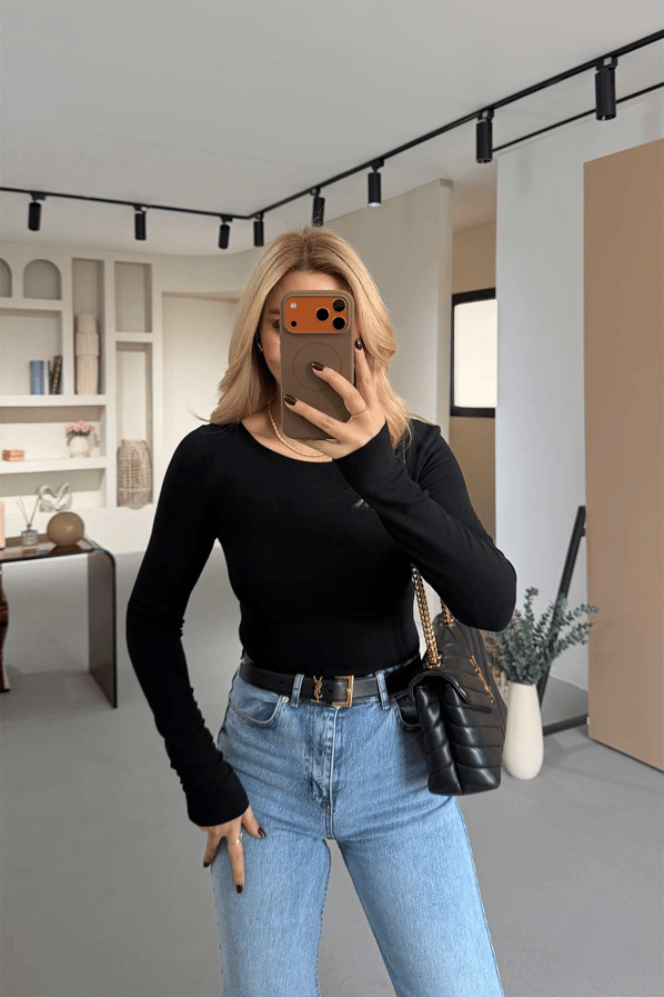 Geniş Yaka Siyah Pamuklu Basic Bluz