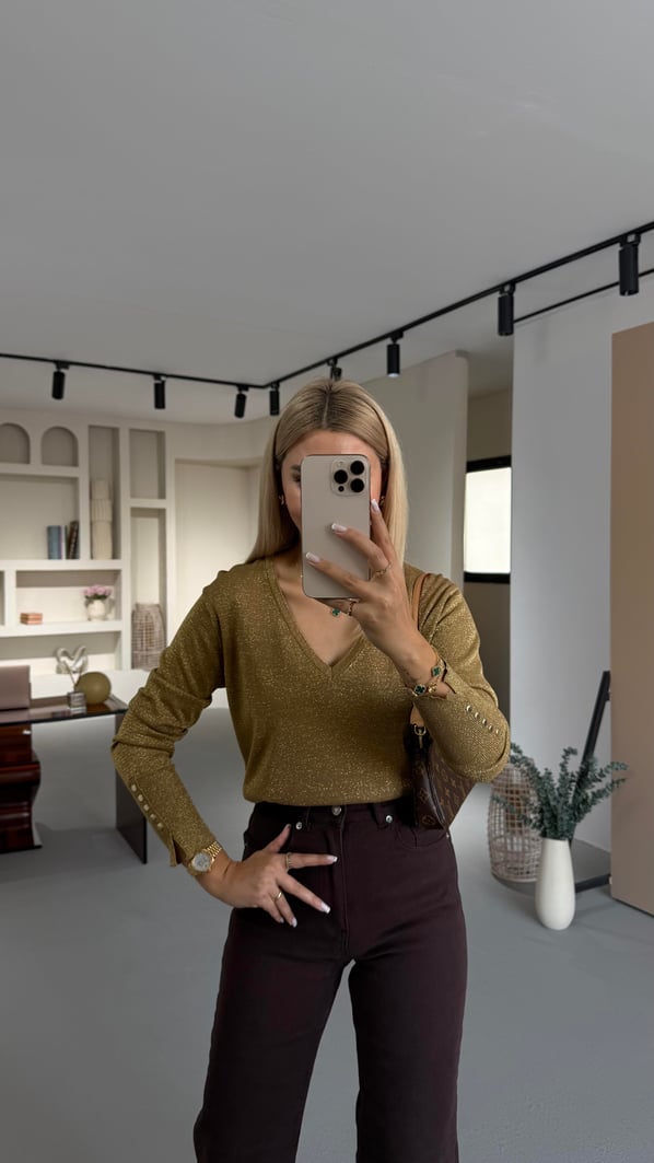 Kol Düğmeli V Yaka Gold Simli Triko Bluz