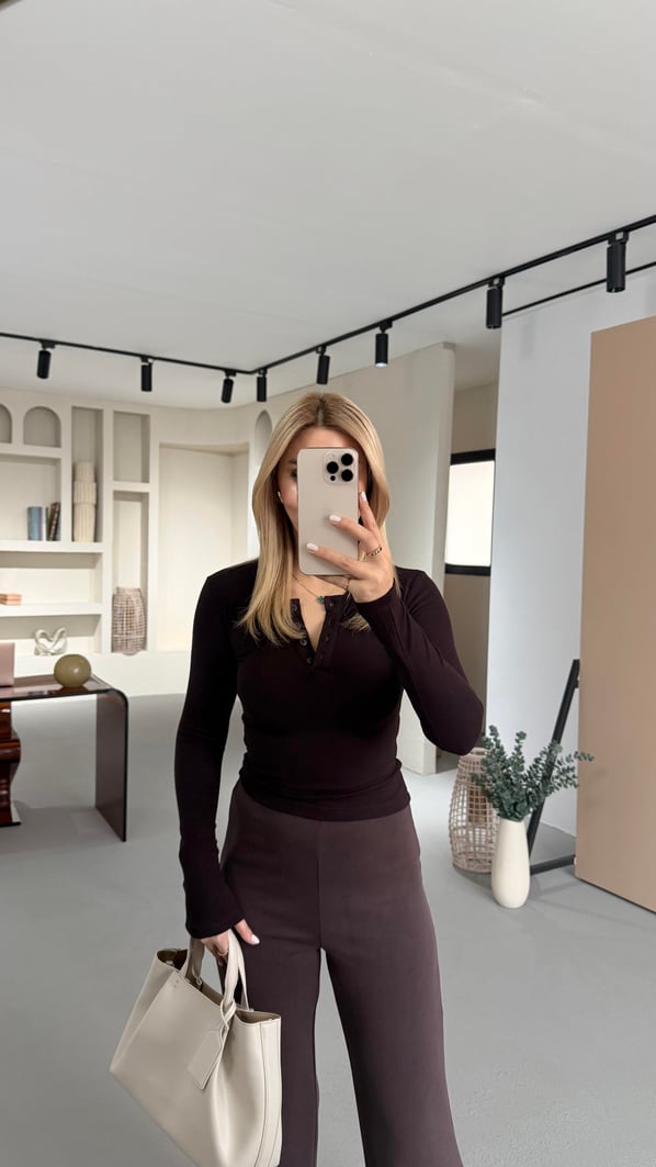 Premium Seri Düğmeli Kahve Basic Bluz
