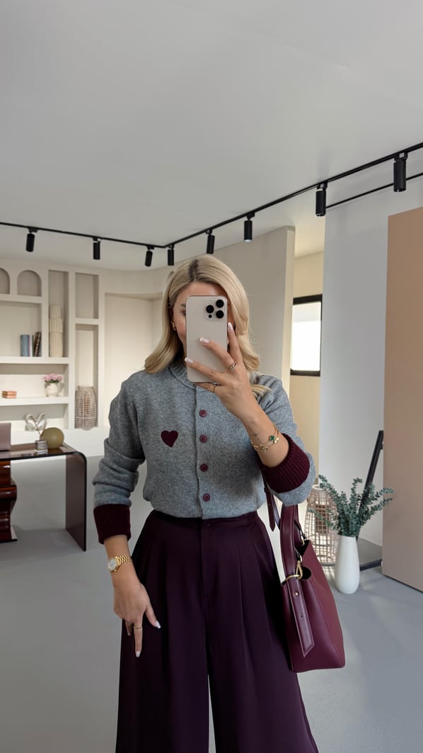 Kalp Nakış Detay Yumoş Dokulu Gri Hırka