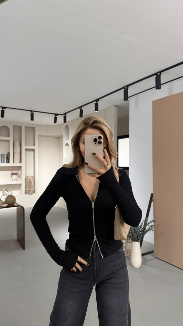 Polo Yaka Çift Fermuarlı Siyah Bluz